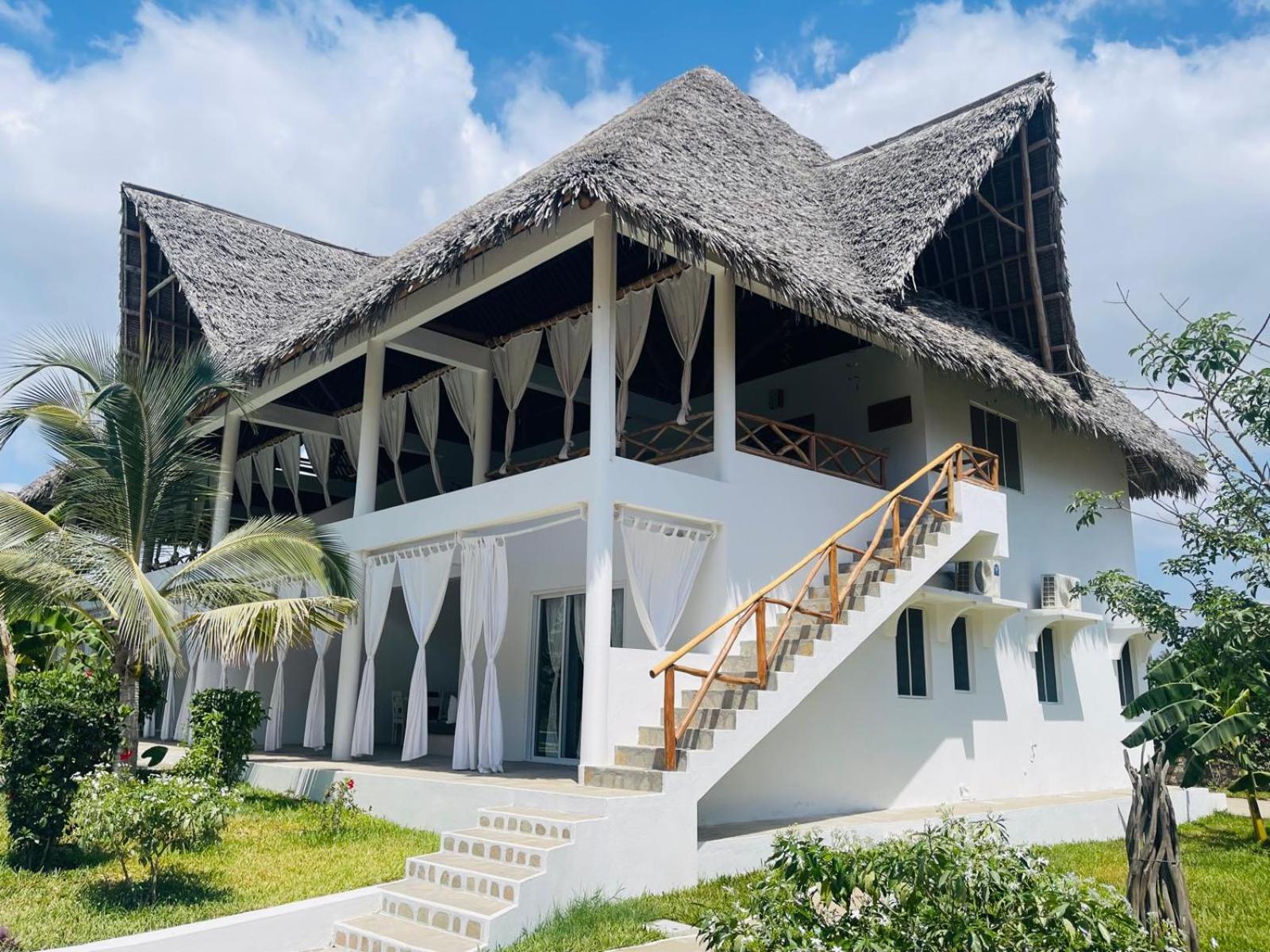 Nyota 11 - Jua Resort วาตามู ภายนอก รูปภาพ